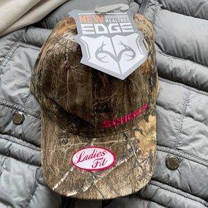 NEW W/ Tag. Ladies Fit REALTREE Edge Camouflage Hat. Hunting. Scheels. One Size.
